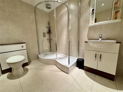 En-Suite Shower Room/WC
